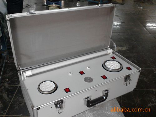 专利产品,仿冒必究;led节能灯具展示箱